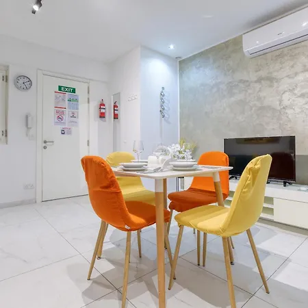 Gc1 - Lovely 2 Bed In * グジラ